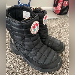 Northface down booties